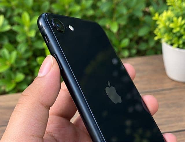 Apple iPhone SE3 generation 4