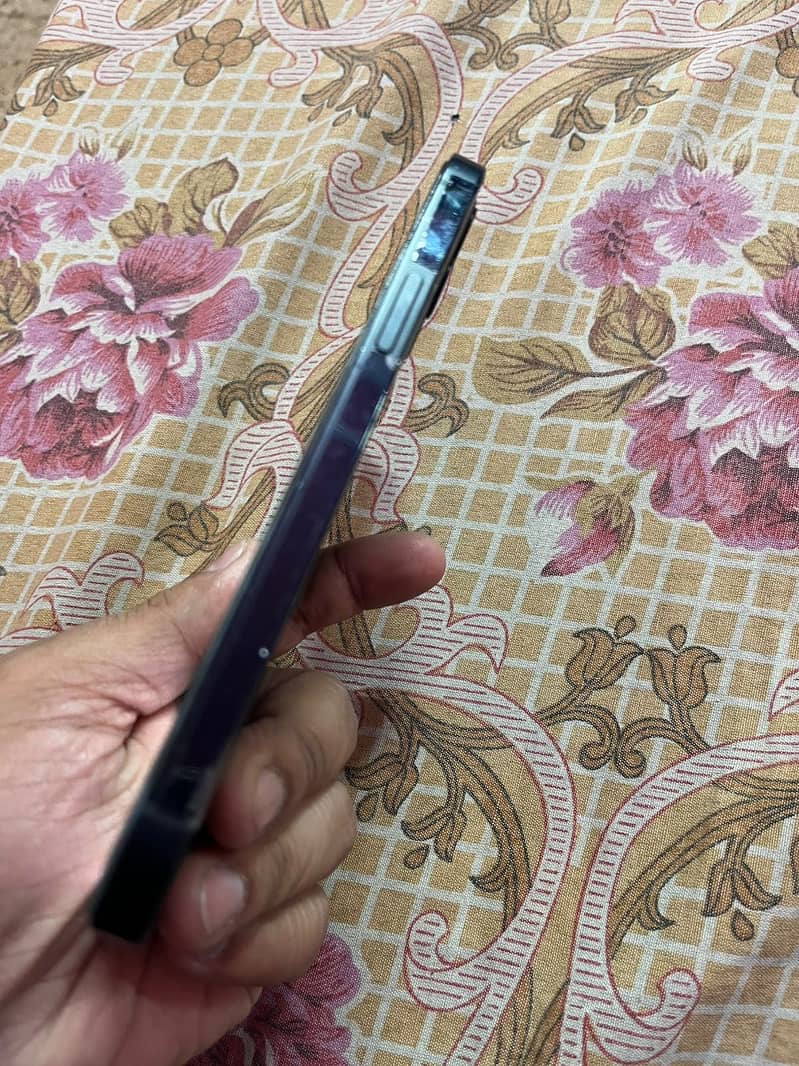 Apple iPhone 12 2