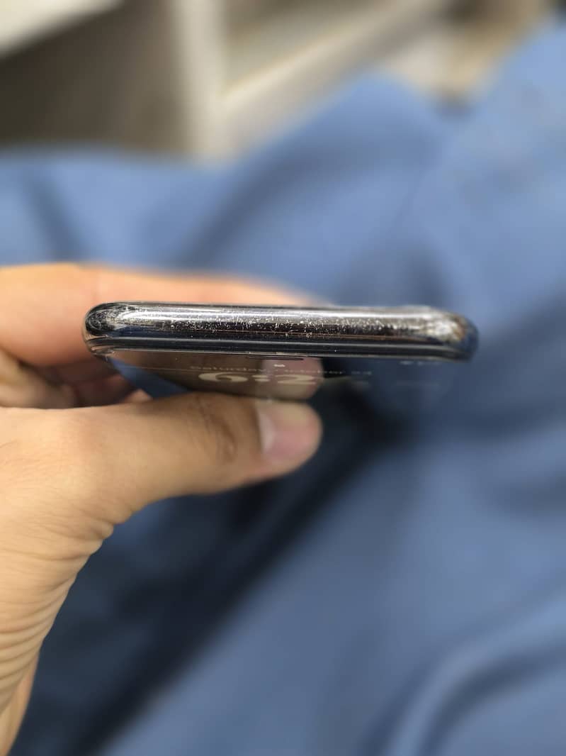 Apple iPhone X 3