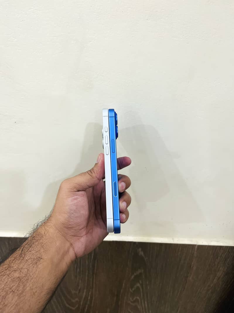 iPhone 16 Plus JV 1