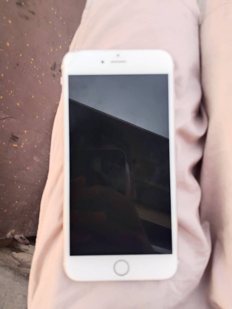 Apple iPhone 6 Plus 0