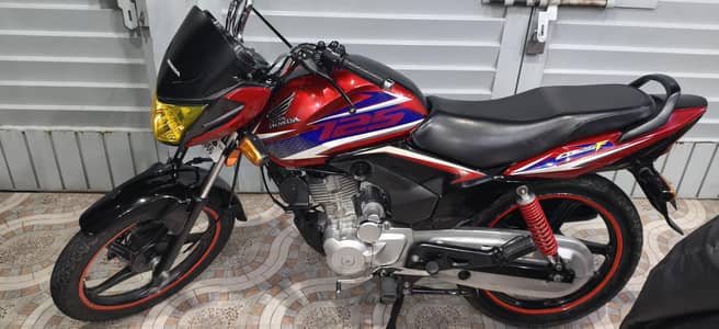 Honda CB125F