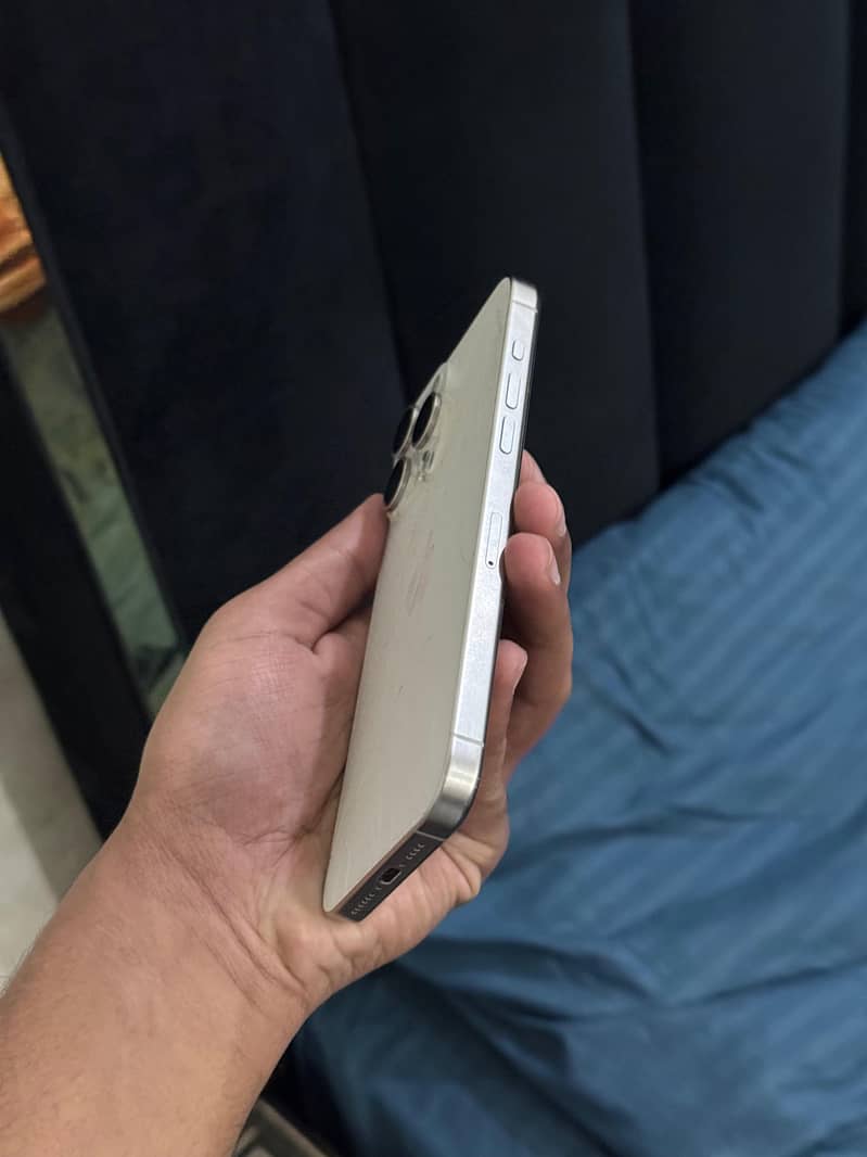Apple iPhone 15 Pro Max 5