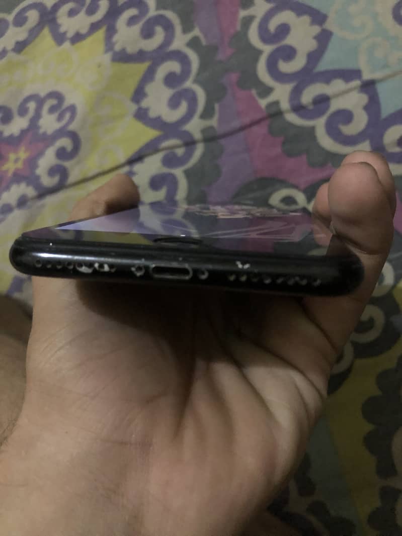 Apple iPhone 7 Plus 1