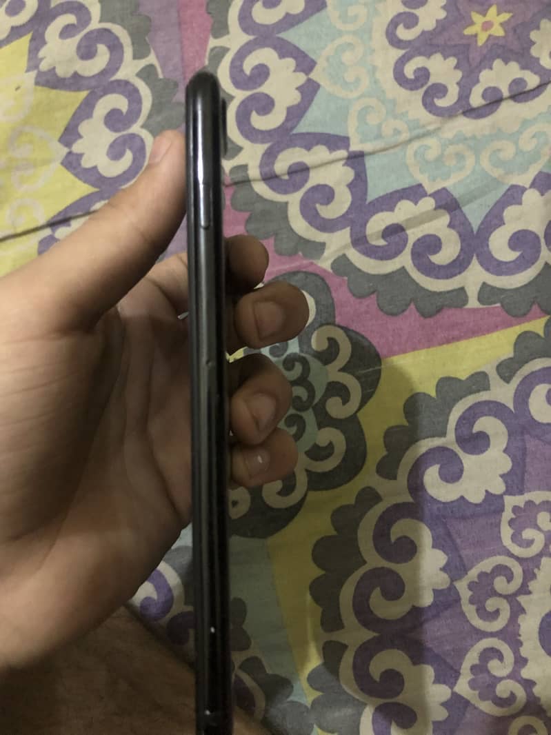 Apple iPhone 7 Plus 5