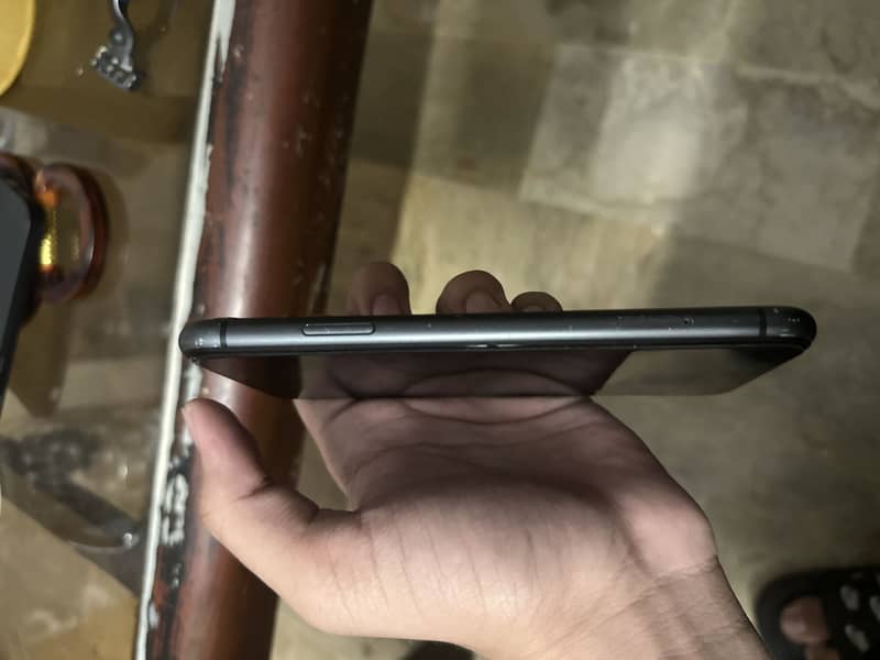 Apple iPhone 11 0