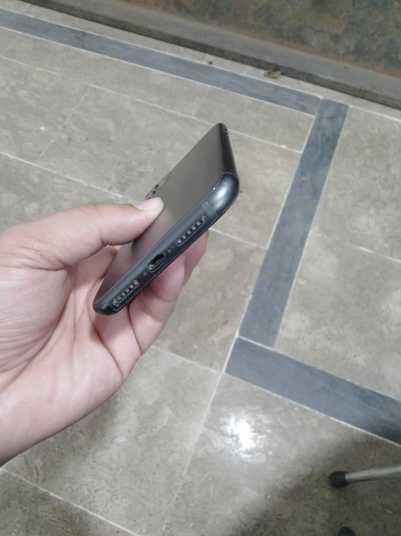 Apple iPhone 11 64 gb 2