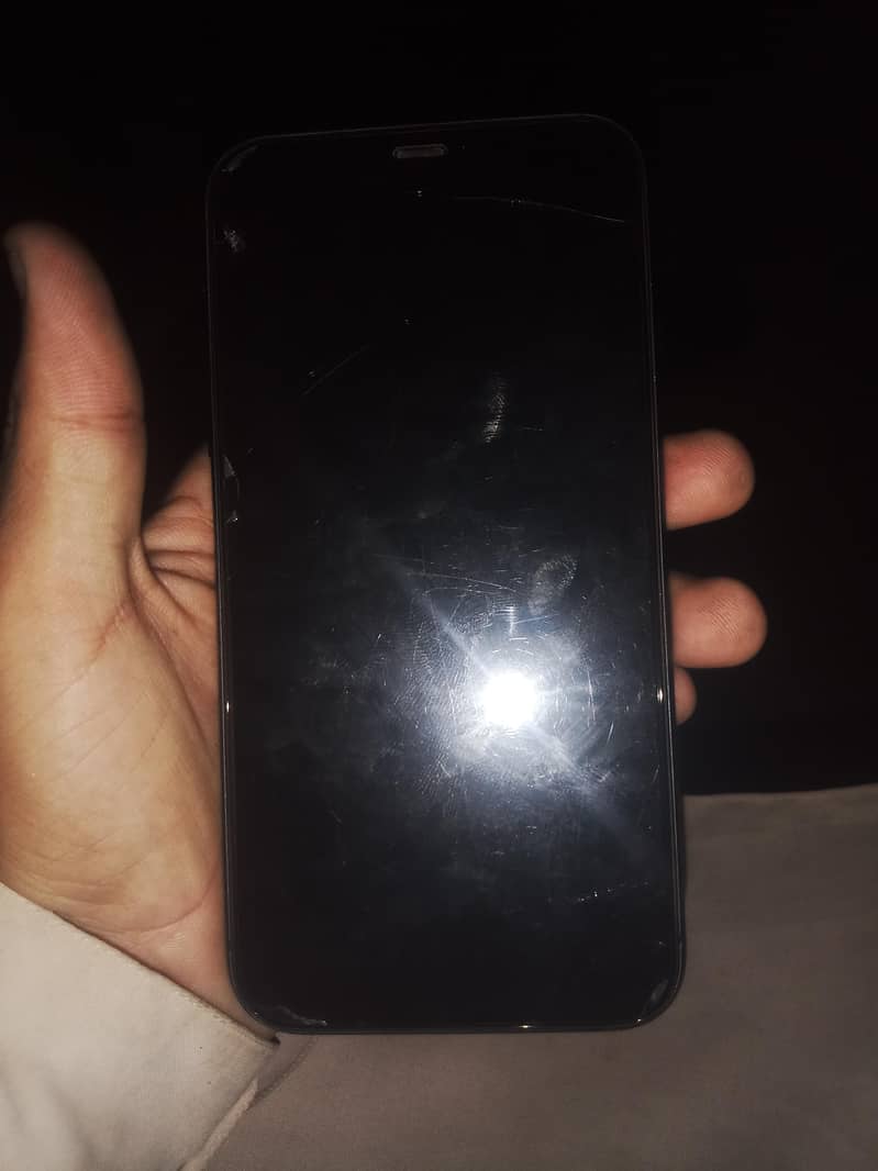 Apple iPhone 11 3
