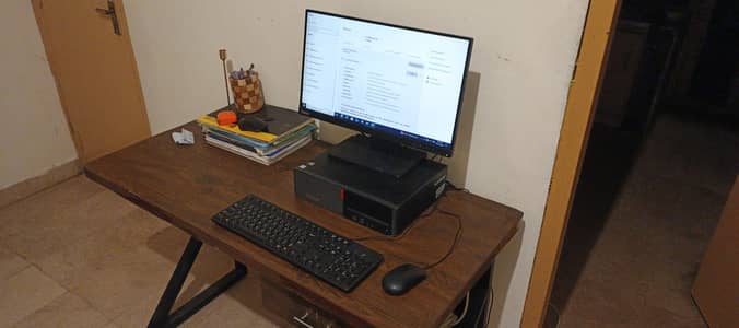Lenovo Core i5 7th Gen PC with 21.5" Borderless Display