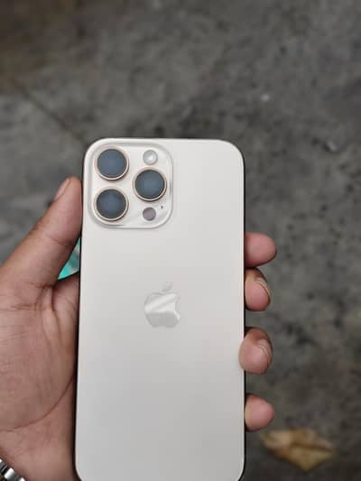 Apple iPhone 16 Pro Max