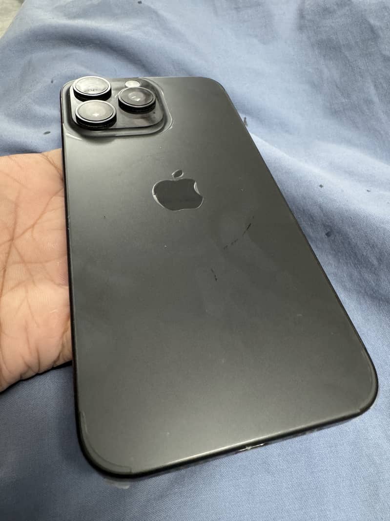 Apple iPhone 15 Pro Max 2
