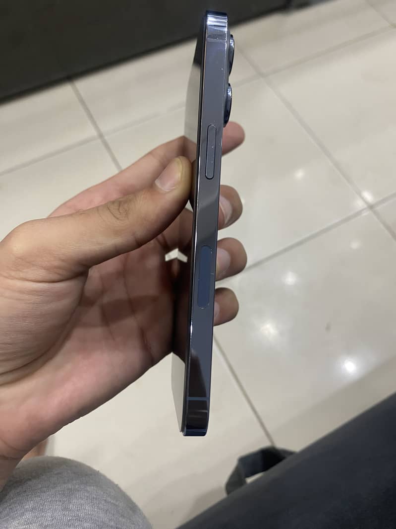 Apple iPhone 13 Pro JV 1