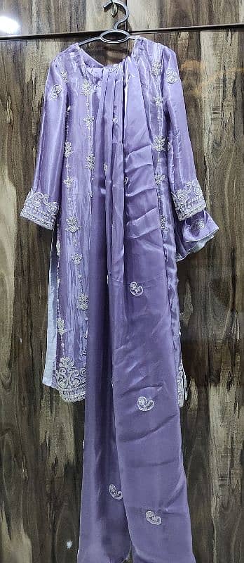 lailic fancy suit