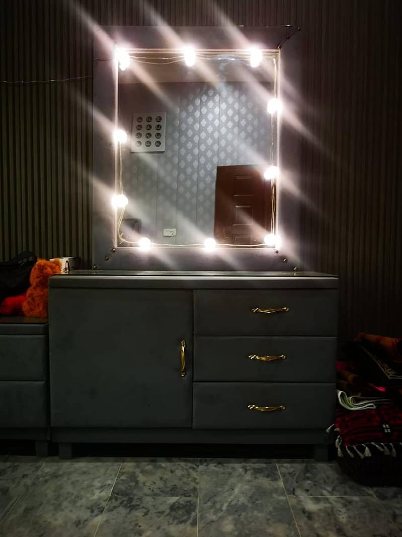 Bed set , Bed with side tables include big mirror and dressing table 3