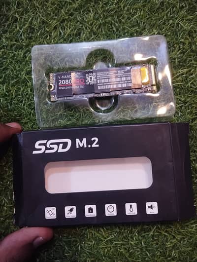 SSD 2080 PRO 2TB V-NAND SSD Model: MZ-V8P2T0 Box Pack