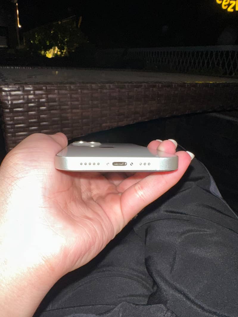 Apple iPhone 13 3