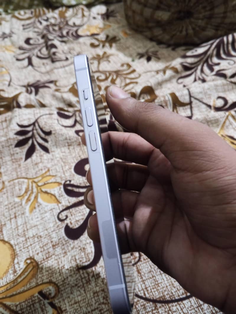 Apple iPhone 14 JV 6