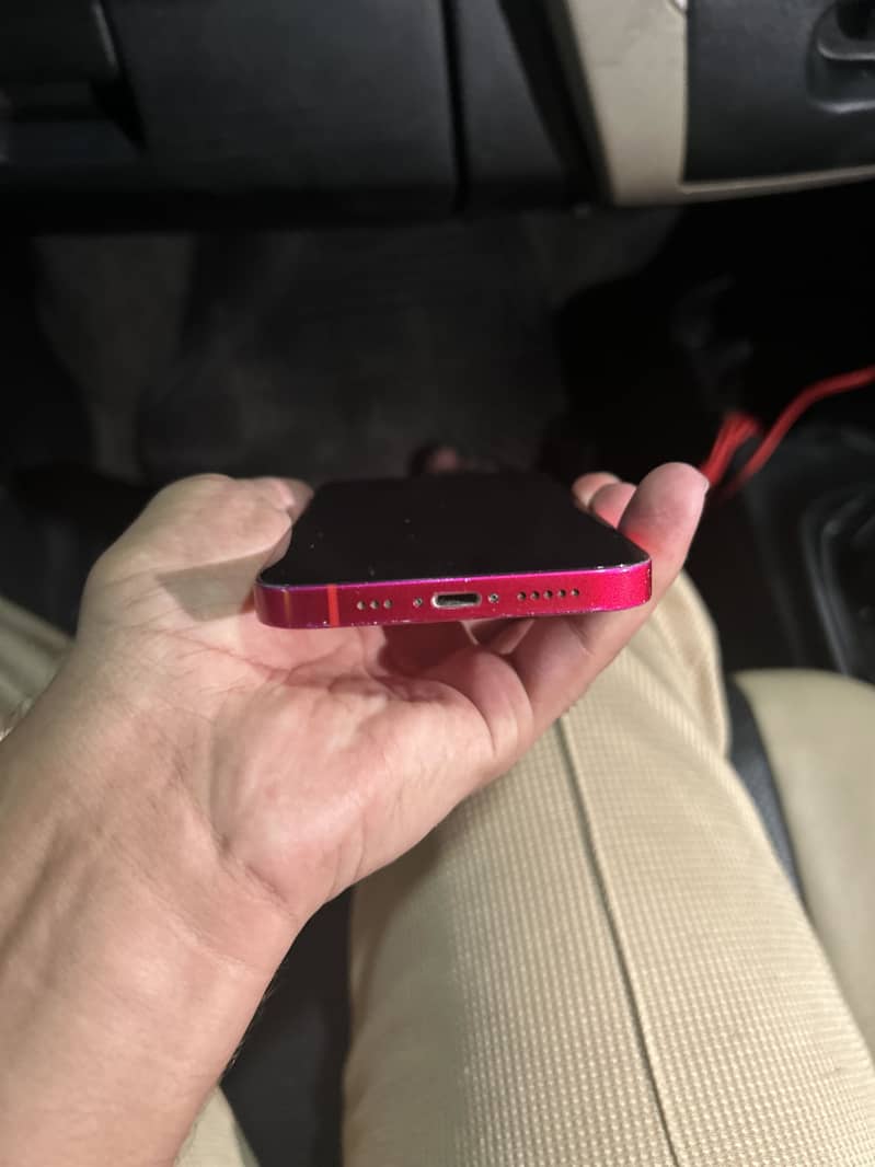 Apple iPhone 14 4