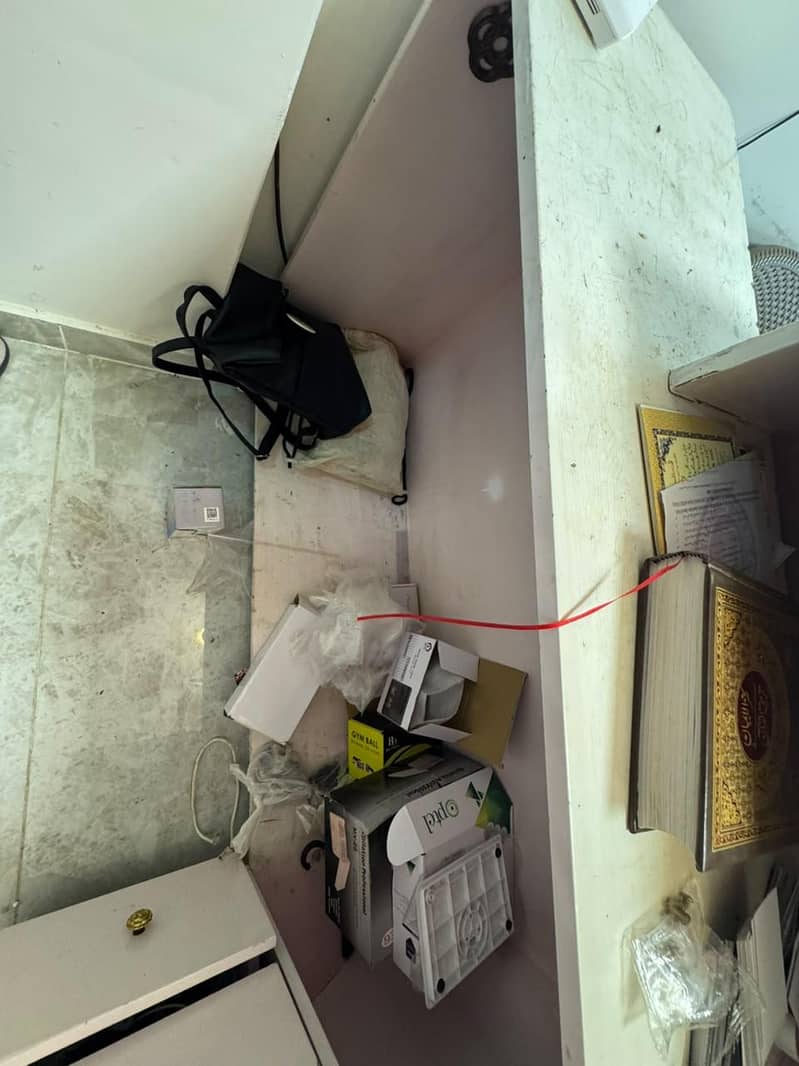 shop counter 3