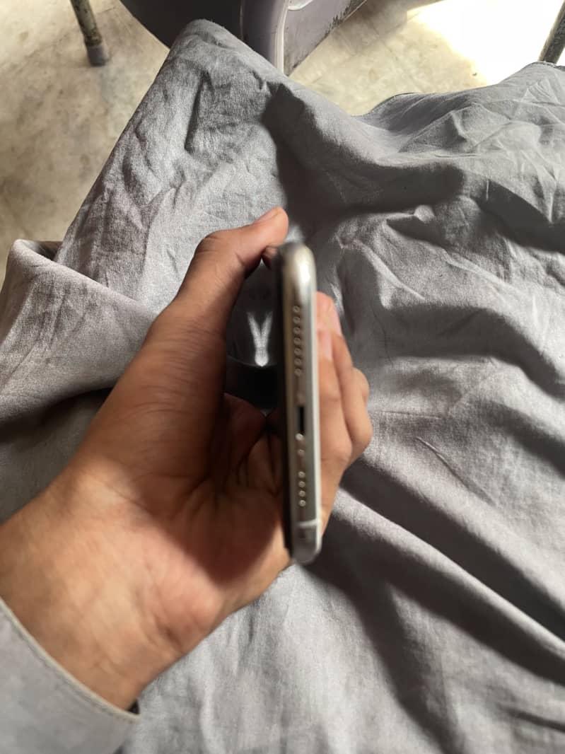 Apple iPhone XS Max 1