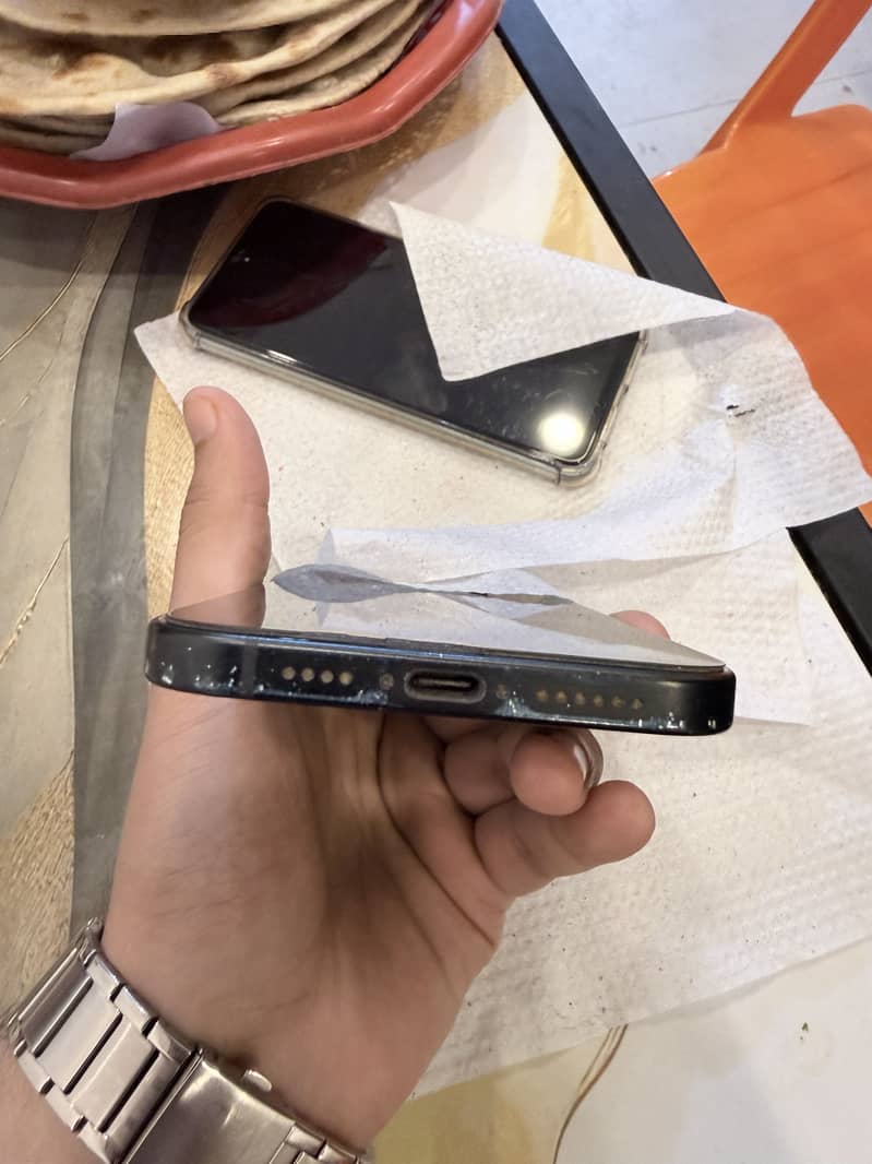 Apple iPhone 15 plus 1