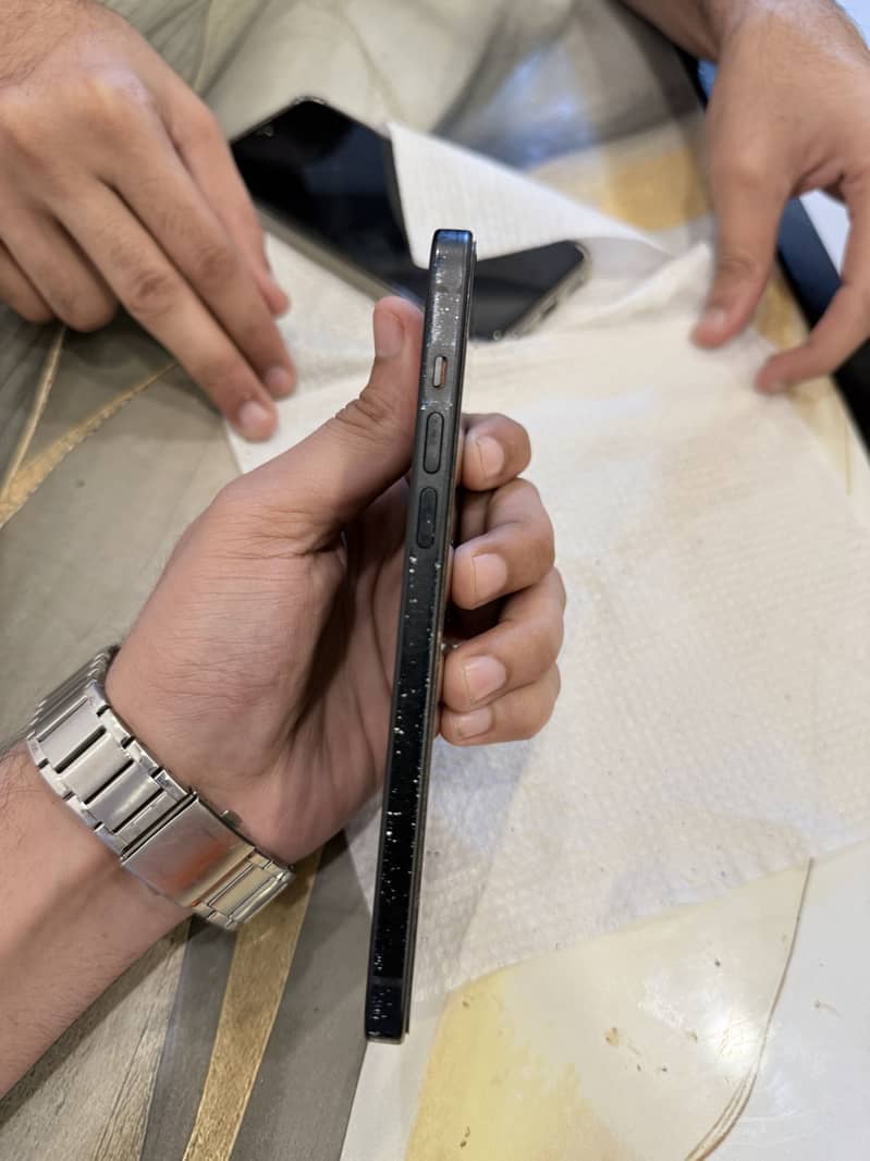 Apple iPhone 15 plus 3
