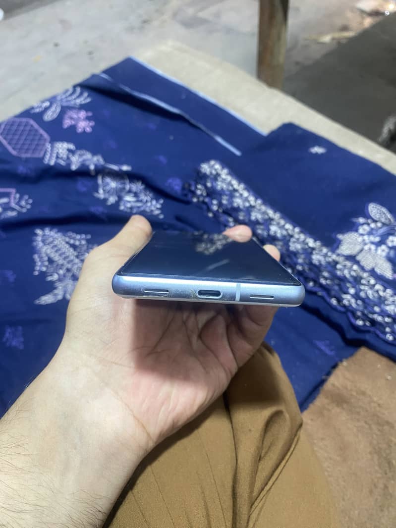 Google Pixel 7a 2