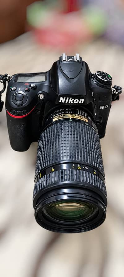 Nikon D610 Full-Frame FX Digital SLR Camera Body / AF Nikkor 70-300mm