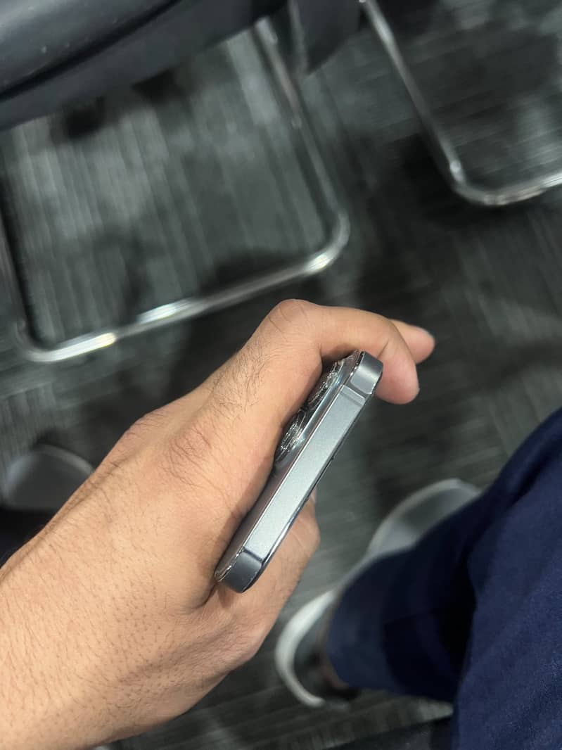 Apple iPhone 13 Pro 2