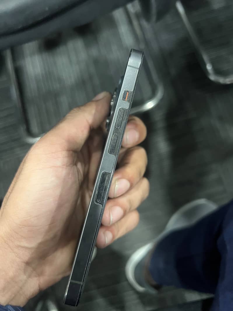 Apple iPhone 13 Pro 4