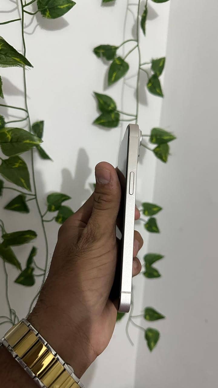 Apple iPhone 14 5