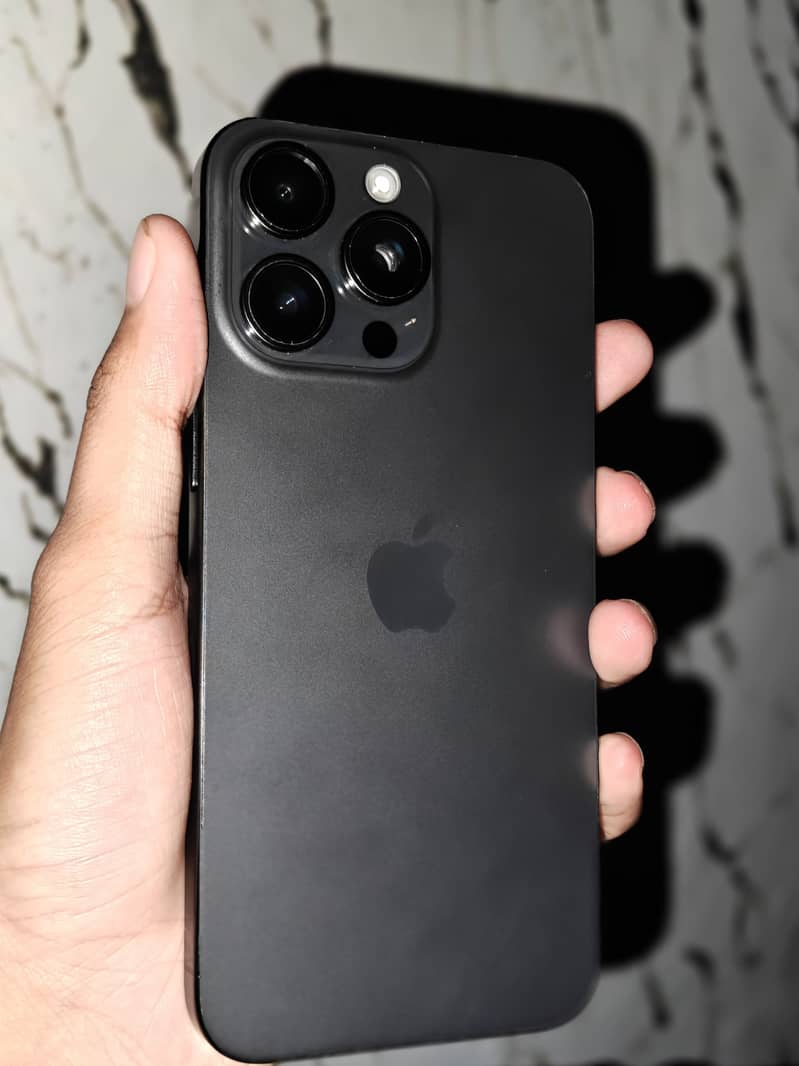 Apple iPhone 15 Pro Max 1