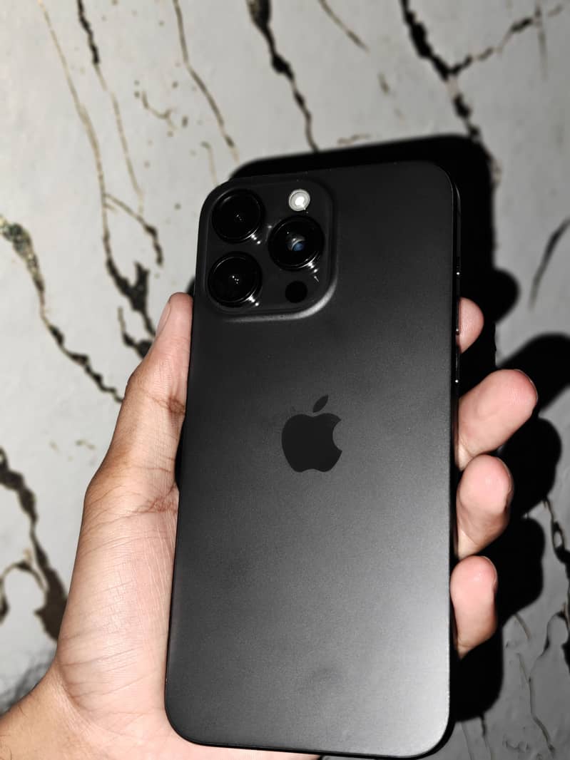 Apple iPhone 15 Pro Max 2