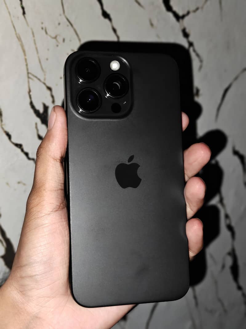 Apple iPhone 15 Pro Max 3