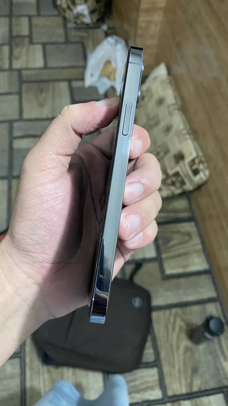 Apple iPhone 12 Pro 1