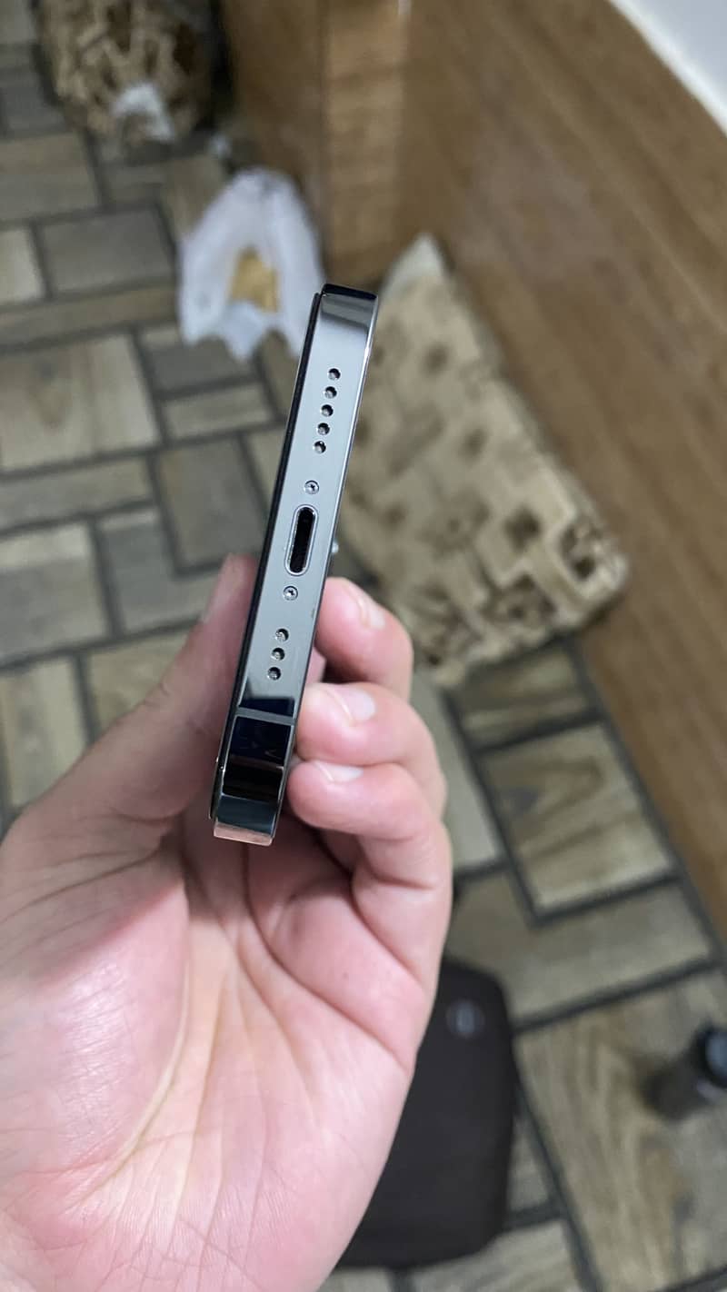 Apple iPhone 12 Pro 3