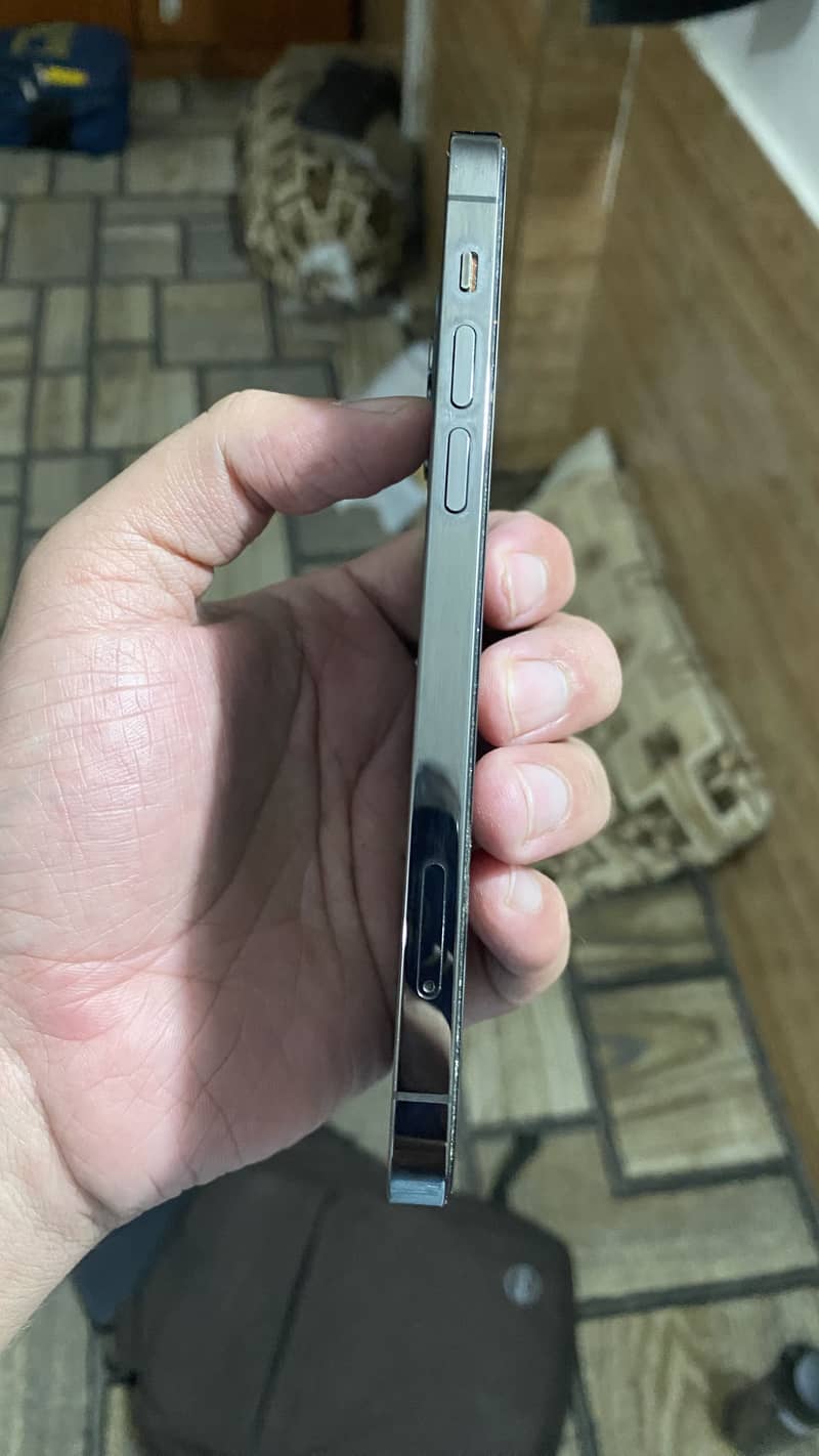 Apple iPhone 12 Pro 4