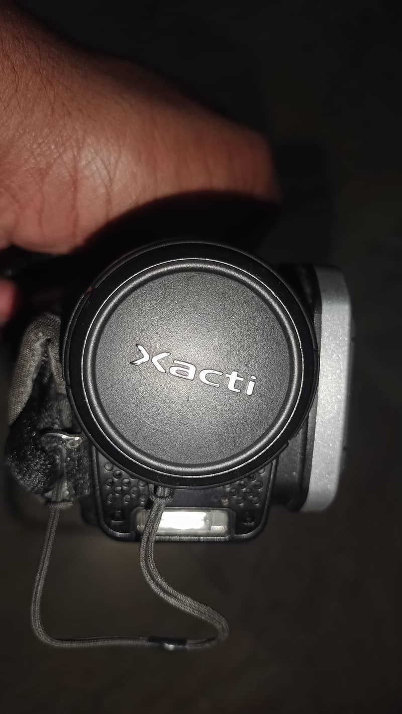 handy camera sanyo 5