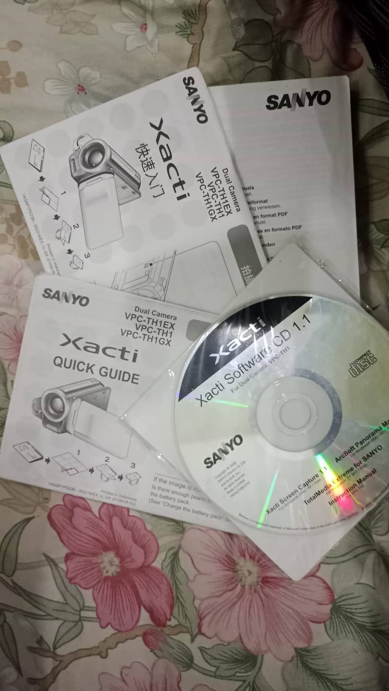 handy camera sanyo 10
