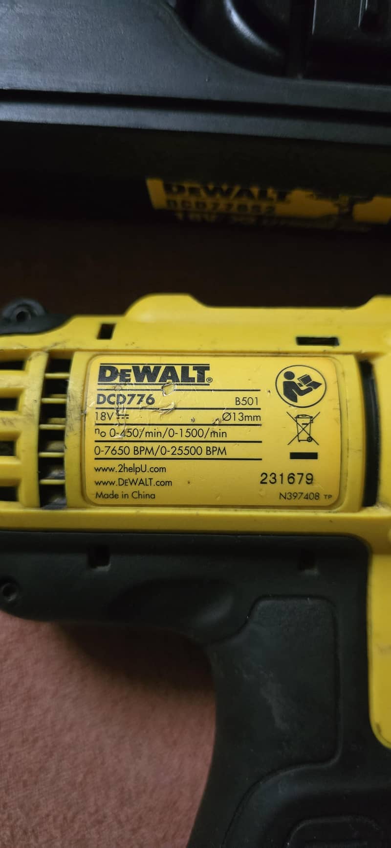 DEWALT 1