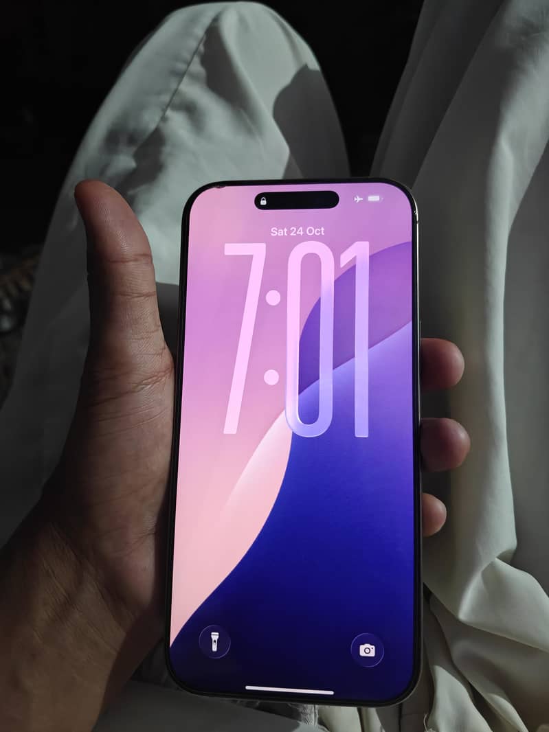 Apple iPhone 16 Pro Max 3