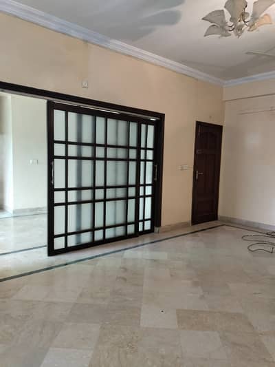 3 bedroom unfurnished apartment available for rent in E-11/4 near main margala road