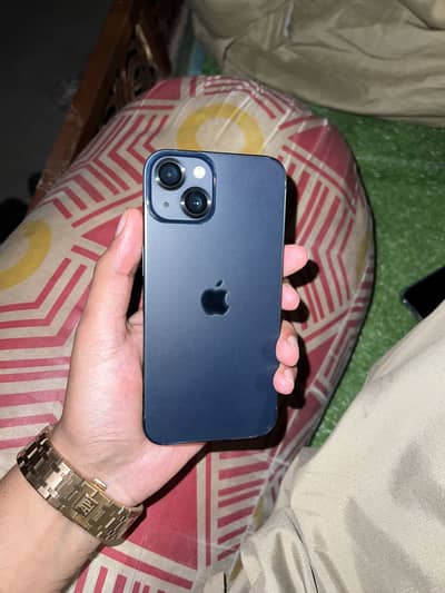 Apple iPhone 13