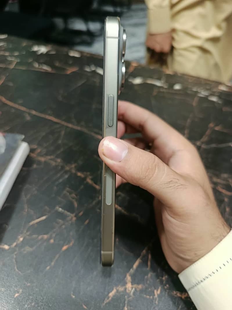 Apple iPhone 15 Pro Max 1