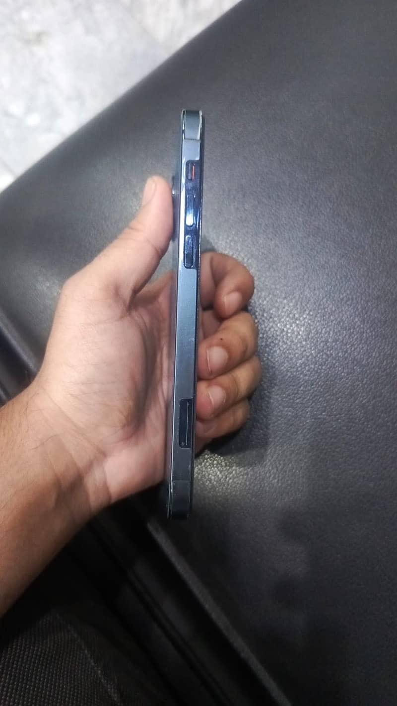 Apple iPhone 12 Pro 3