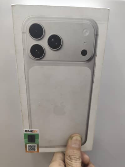 Apple iPhone 17 Pro Max silver