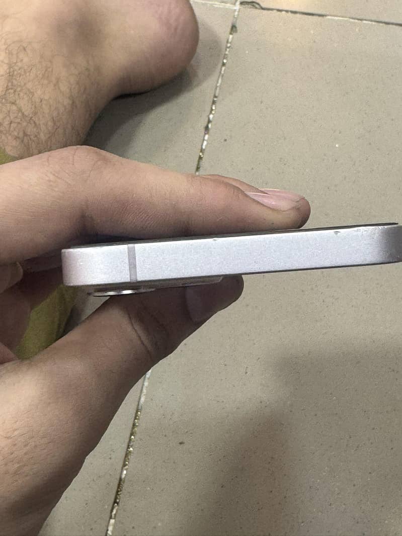 Apple iPhone 13 3