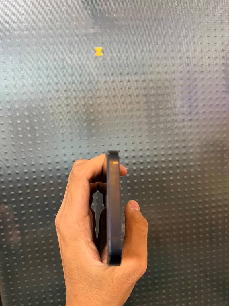Apple iPhone 12 0