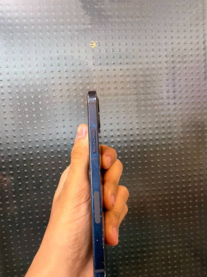 Apple iPhone 12 2