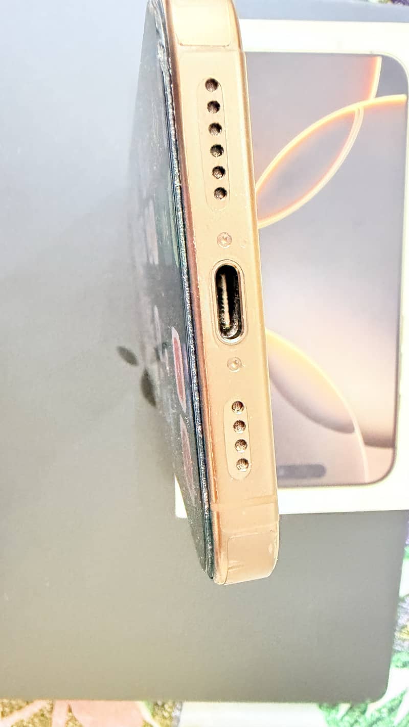 Apple iPhone 16 Pro Max 5